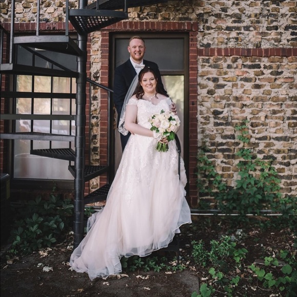 Follow me on IG: thethriftyteacherr ๐ - Picture 7 of 8